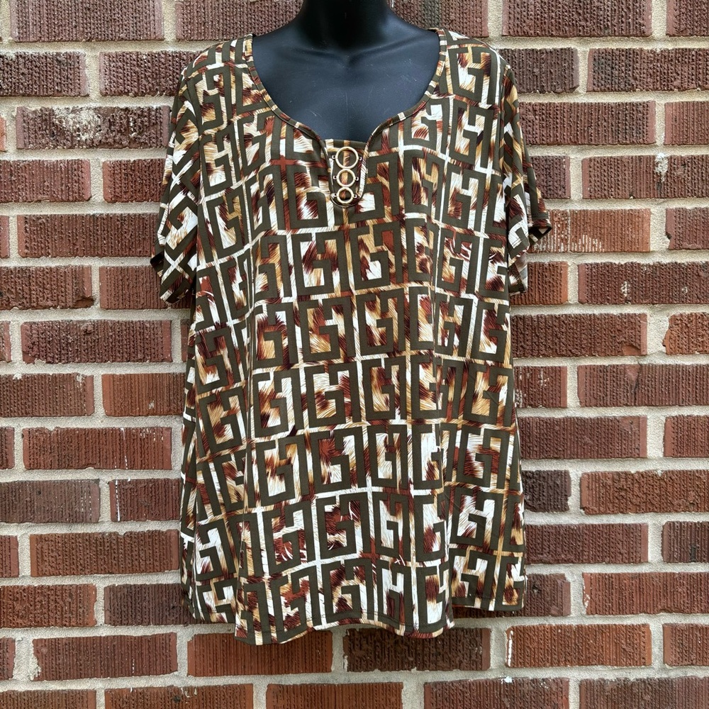 80 Park Stretch Short Sleeve Animal Print under Green Geometrical print 3X